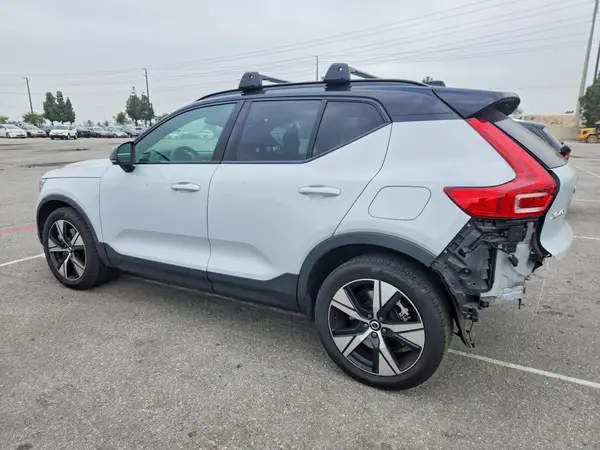 YV4ED3UR5M2588649 2021 VOLVO XC40 - Image 2