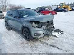 YV4ED3UR5N2703123 2022 VOLVO XC40