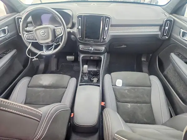 YV4ED3UR5N2762365 2022 VOLVO XC40 - Image 8