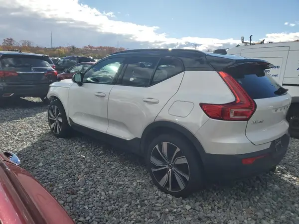 YV4ED3UR6M2528055 2021 VOLVO XC40 - Image 2