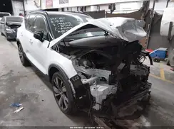 YV4ED3UR6M2548273 2021 VOLVO XC40
