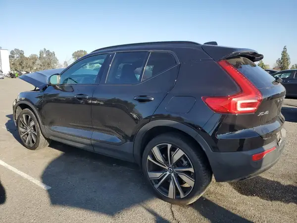YV4ED3UR6M2561704 2021 VOLVO XC40 - Image 2