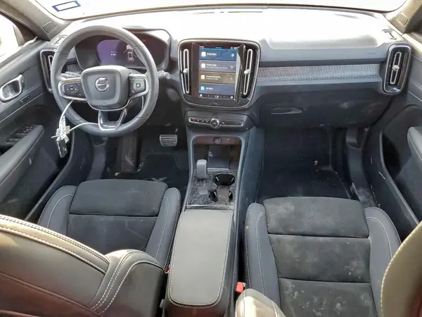YV4ED3UR6N2711005 2022 VOLVO XC40 - Image 8