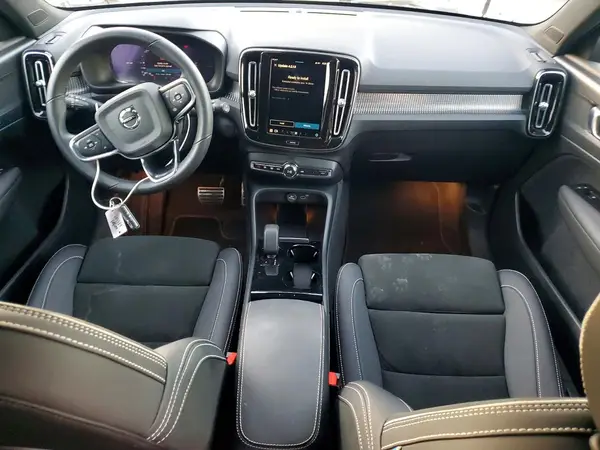 YV4ED3UR6N2751049 2022 VOLVO XC40 - Image 8