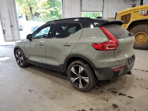 YV4ED3UR7M2458016 2021 VOLVO XC40 - Image 2
