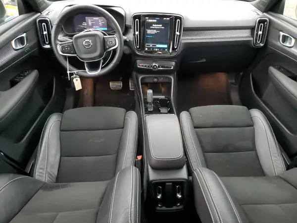 YV4ED3UR7N2687023 2022 VOLVO XC40 - Image 8