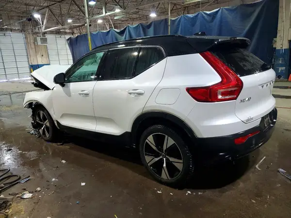 YV4ED3UR7N2690875 2022 VOLVO XC40 - Image 2