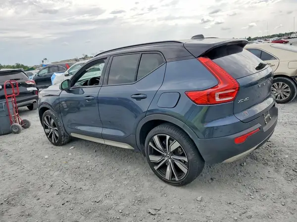 YV4ED3UR7N2709599 2022 VOLVO XC40 - Image 2