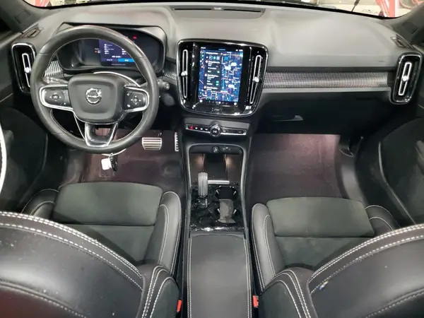 YV4ED3UR8M2529871 2021 VOLVO XC40 - Image 8