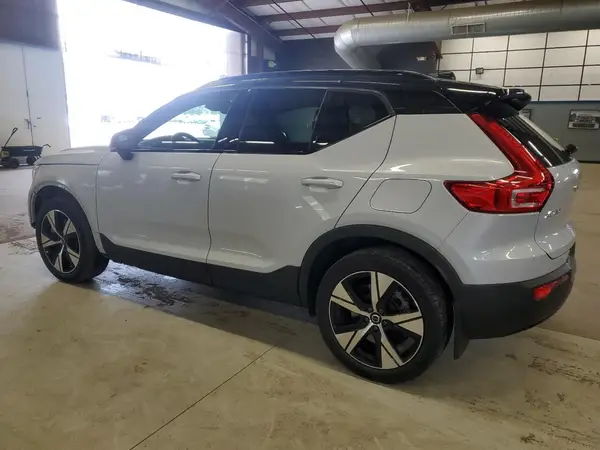YV4ED3UR8M2546301 2021 VOLVO XC40 - Image 2