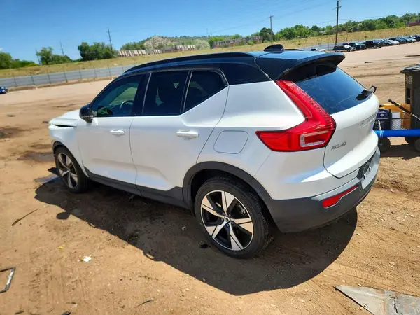 YV4ED3UR8M2574745 2021 VOLVO XC40 - Image 2