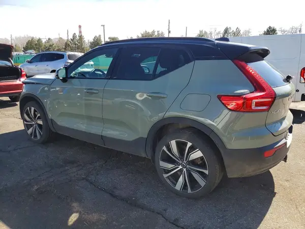 YV4ED3UR8M2590377 2021 VOLVO XC40 - Image 2