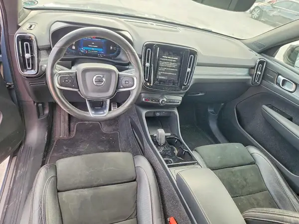YV4ED3UR9M2569523 2021 VOLVO XC40 - Image 8