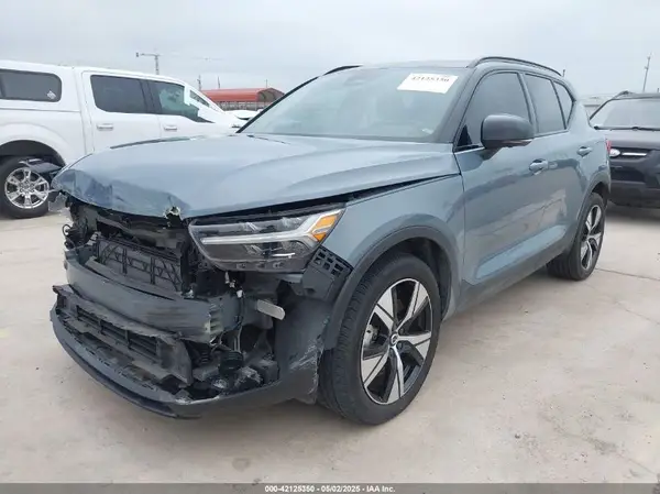 YV4ED3UR9N2692112 2022 VOLVO XC40 - Image 2