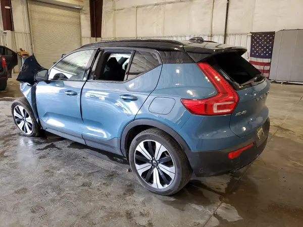 YV4ED3UW1P2045583 2023 VOLVO XC40 - Image 2