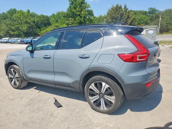 YV4ED3UW1P2971157 2023 VOLVO XC40 - Image 2