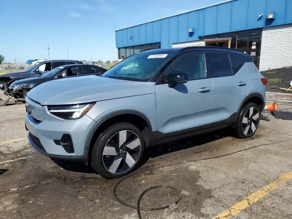 YV4ED3UW3P2032141 2023 VOLVO XC40 - Image 1