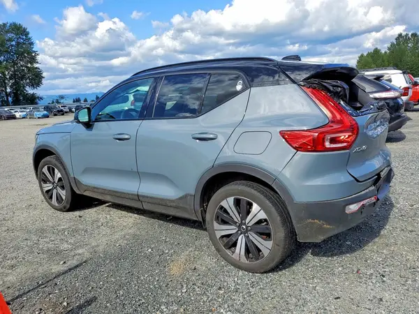 YV4ED3UW4P2958094 2023 VOLVO XC40 - Image 2