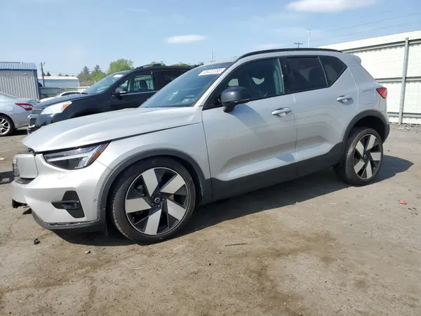 YV4ED3UW6P2069880 2023 VOLVO XC40 - Image 1