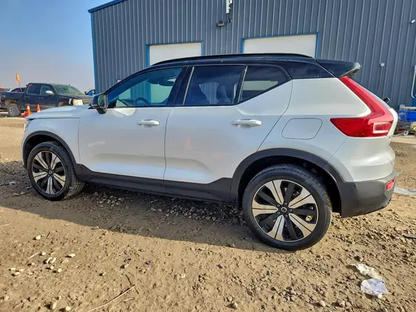 YV4ED3UW7P2975620 2023 VOLVO XC40 - Image 2