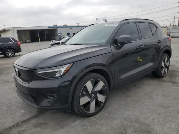 YV4ED3UW9P2049879 2023 VOLVO XC40 - Image 1