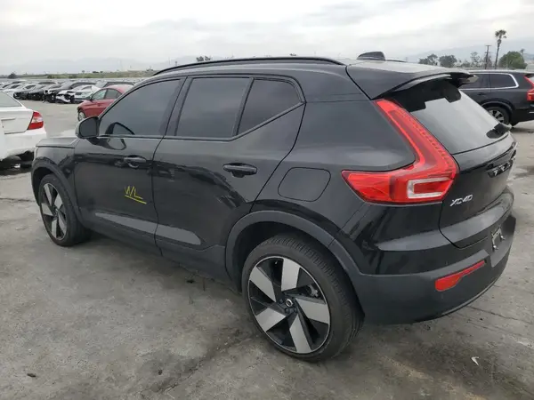 YV4ED3UW9P2049879 2023 VOLVO XC40 - Image 2