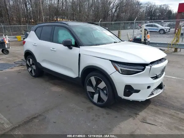 YV4EH3HL0R2268575 2024 VOLVO XC40 - Image 1