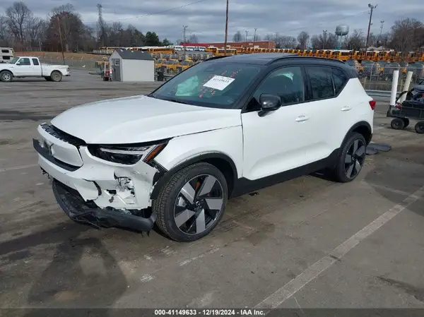 YV4EH3HL0R2268575 2024 VOLVO XC40 - Image 2