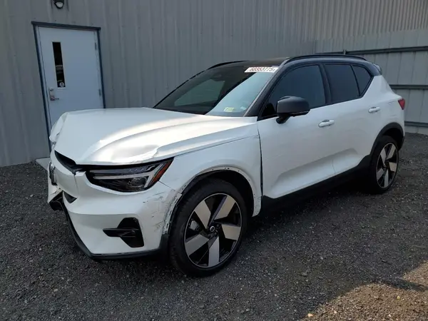 YV4EH3HL0R2289281 2024 VOLVO XC40 - Image 1