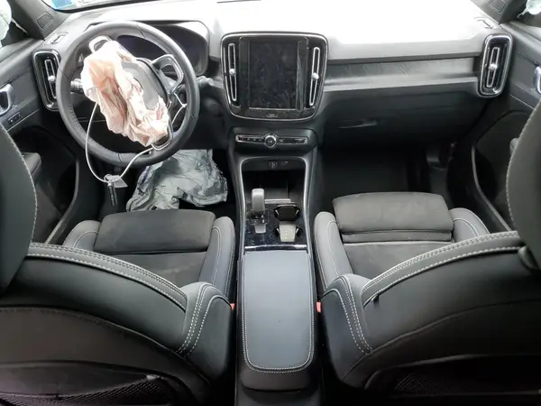 YV4EH3HL3R2263239 2024 VOLVO XC40 - Image 8