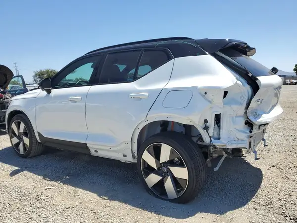 YV4EH3HL6R2289513 2024 VOLVO XC40 - Image 2