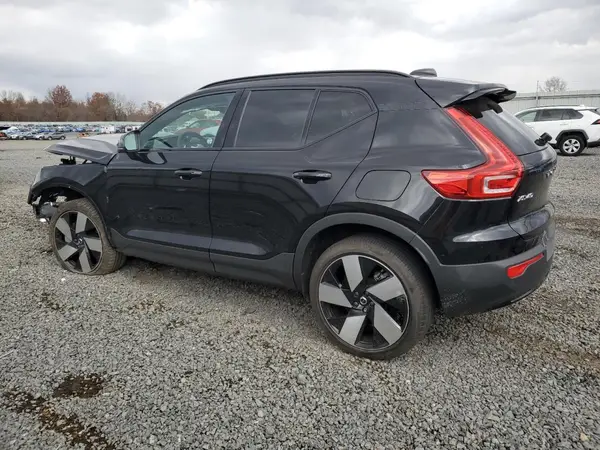 YV4EH3HM6R2251823 2024 VOLVO XC40 - Image 2