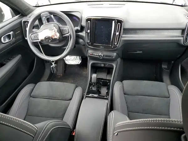 YV4EH3HM6R2251823 2024 VOLVO XC40 - Image 8