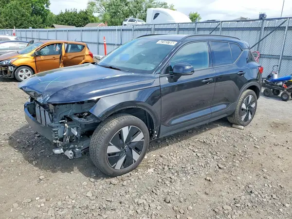YV4ER3HJ9S2460188 2025 VOLVO XC40 - Image 1