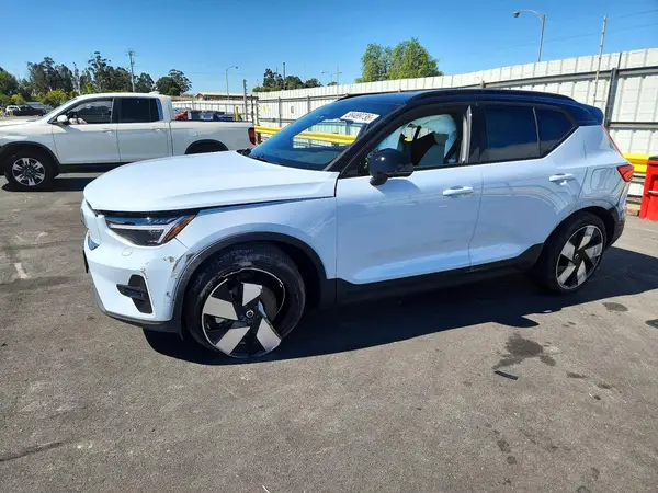 YV4ER3HL0S2595254 2025 VOLVO XC40 - Image 1