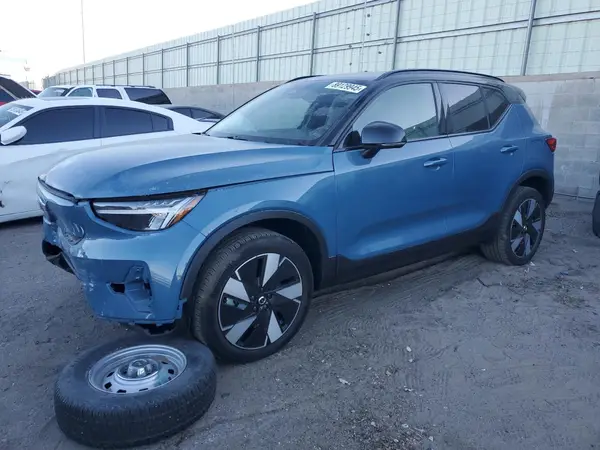 YV4ER3XK0R2235632 2024 VOLVO XC40 - Image 1