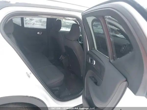 YV4ER3XK6R2290277 2024 VOLVO XC40 - Image 8
