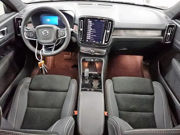 YV4ER3XL0R2253184 2024 VOLVO XC40 - Image 8