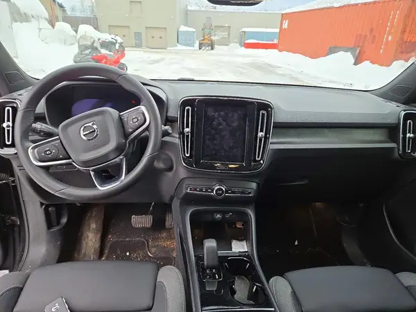 YV4ER3XL2R2244454 2024 VOLVO XC40 - Image 8