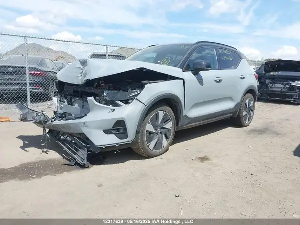 YV4ER3XL2R2290186 2024 VOLVO XC40 - Image 2