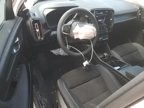 YV4ER3XL4R2234573 2024 VOLVO XC40 - Image 8