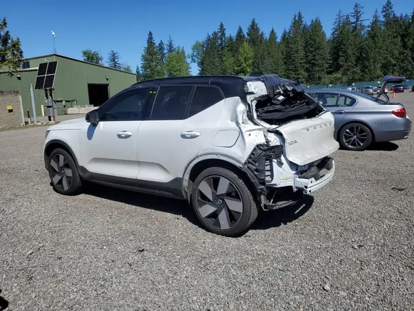 YV4ER3XL4R2256489 2024 VOLVO XC40 - Image 2