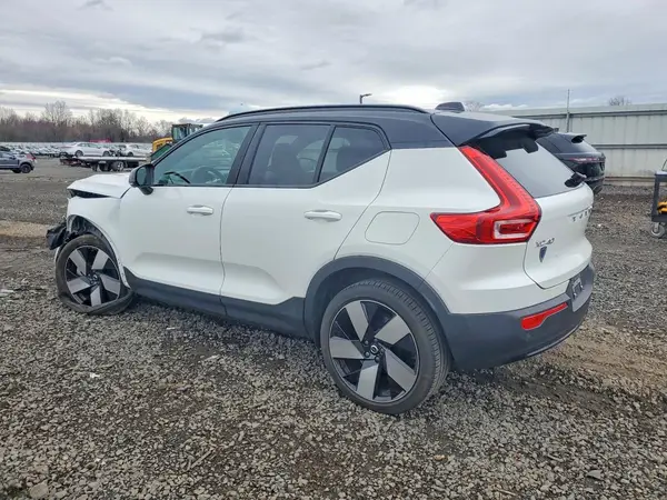 YV4ER3XL6R2254047 2024 VOLVO XC40 - Image 2