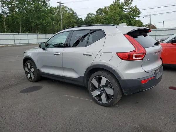YV4ER3XL6R2272872 2024 VOLVO XC40 - Image 2