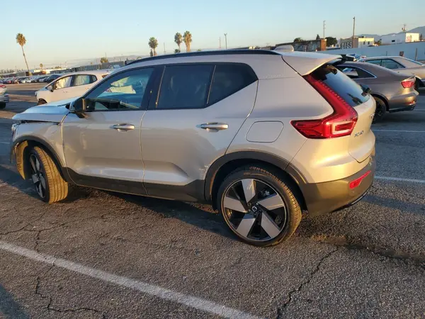 YV4ER3XL7R2232557 2024 VOLVO XC40 - Image 2