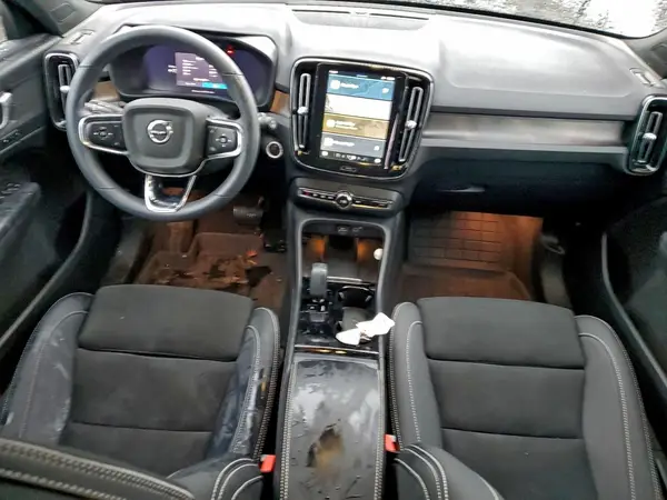 YV4ER3XL7R2257605 2024 VOLVO XC40 - Image 8