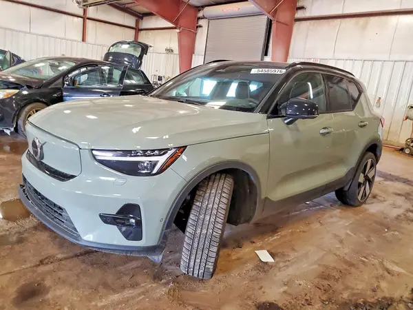 YV4ER3XM5R2248085 2024 VOLVO XC40 - Image 1