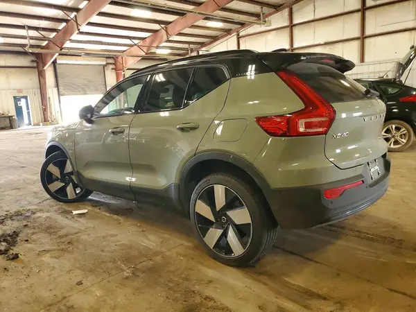 YV4ER3XM5R2248085 2024 VOLVO XC40 - Image 2