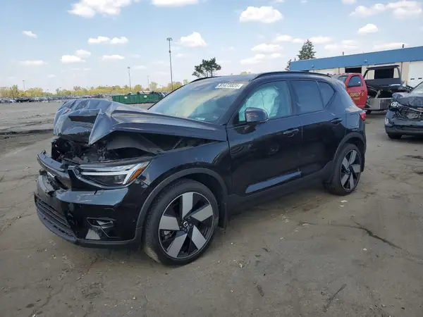 YV4ER3XM8R2252325 2024 VOLVO XC40 - Image 1