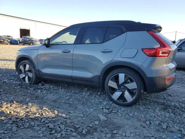 YV4ER3XM9R2240152 2024 VOLVO XC40 - Image 2